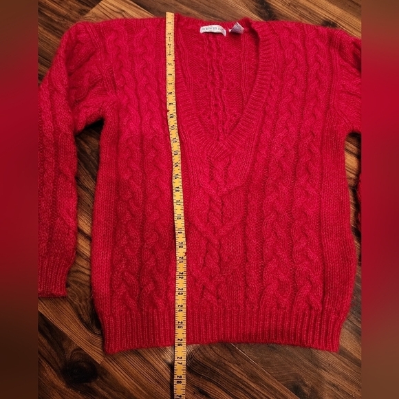 Northern Isles Mohair Wool Blend Sweater Deep V- neck Sweater - Picture 6 of 7